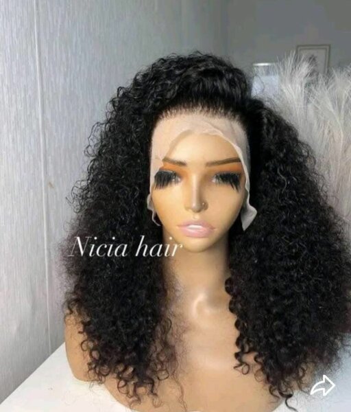 Perruque Dentelle Bouclée