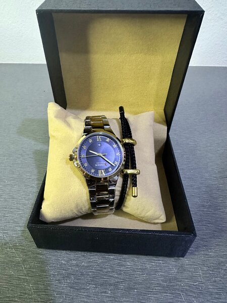 Montre élégante en acier inoxydable