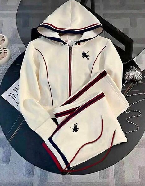 Ensemble survêtement capuche et pantalon