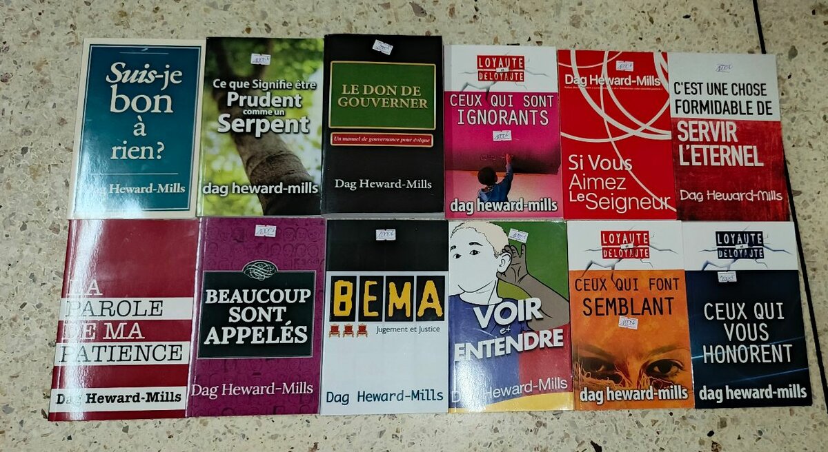 Collection de  12 livres