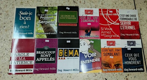 Collection de  12 livres