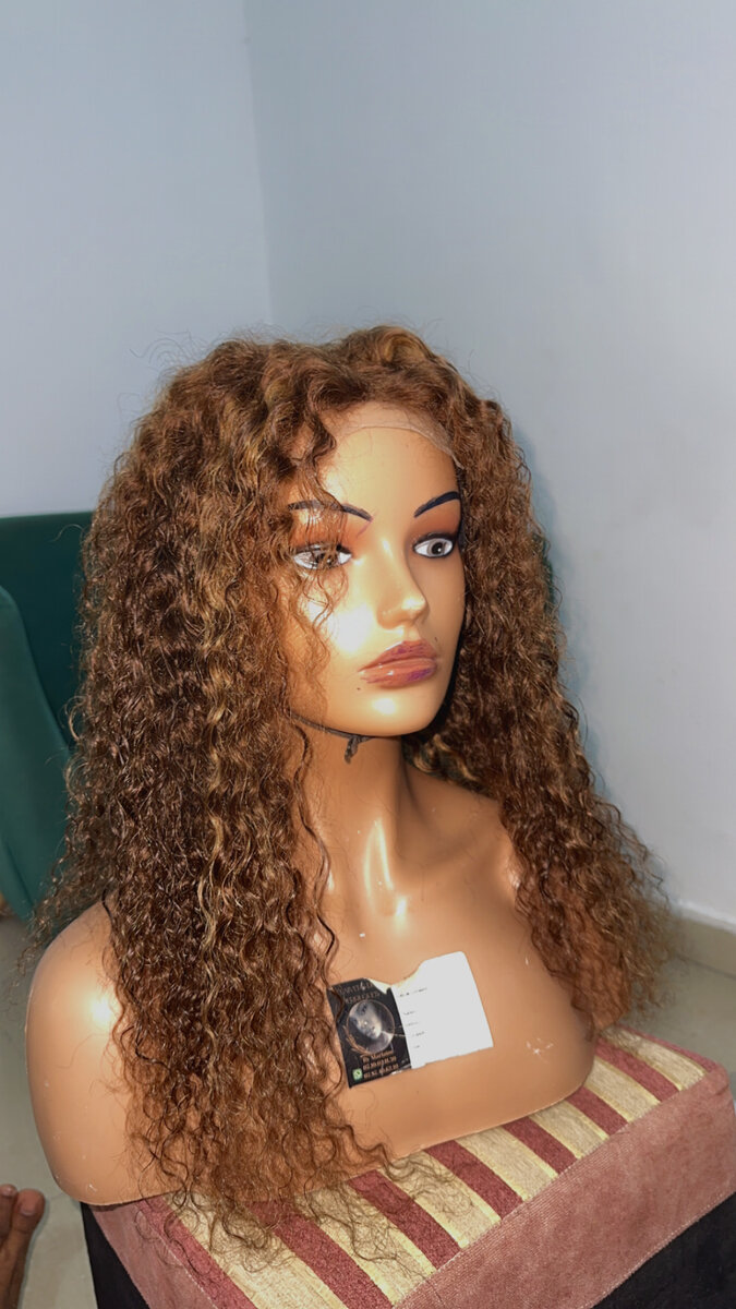 Perruque Bouclée naturelle T26