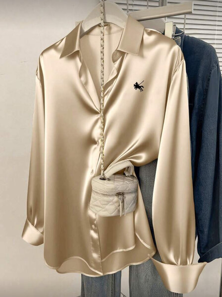 Chemise en satin élégante