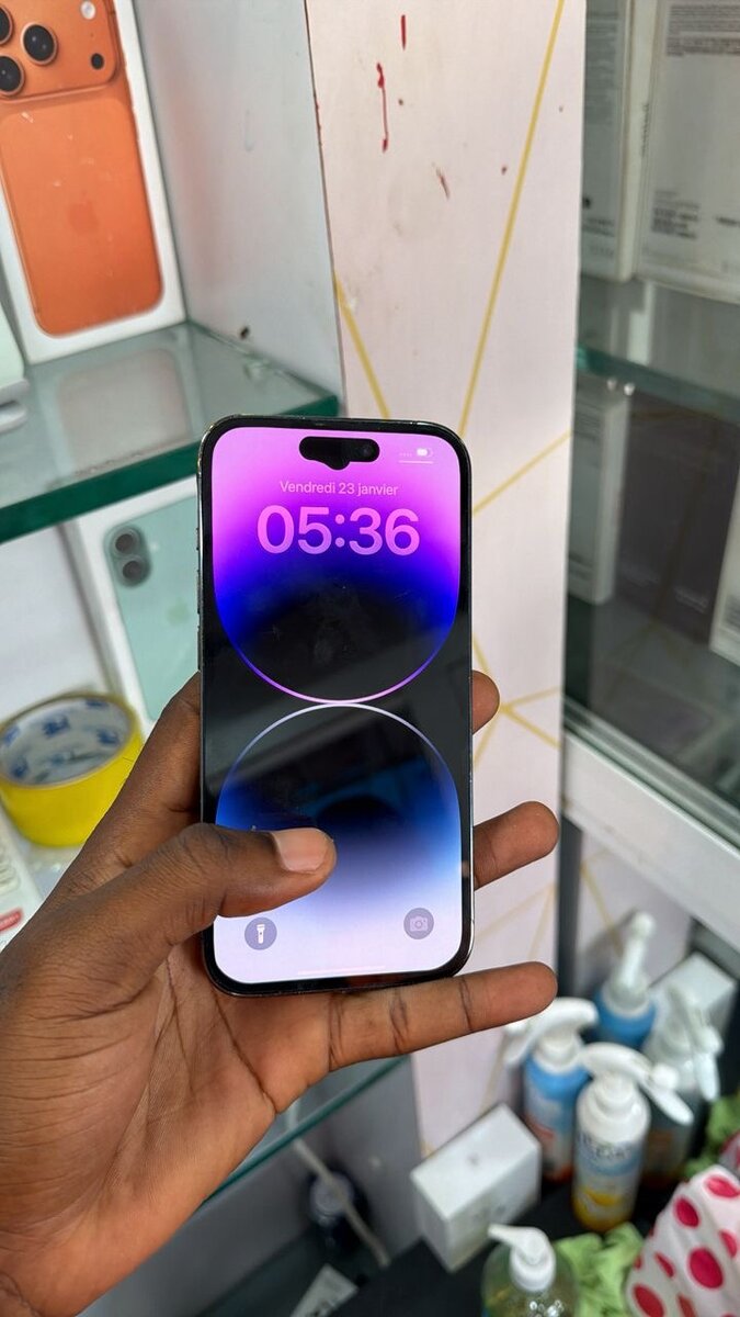 iPhone 14 Pro deux messages