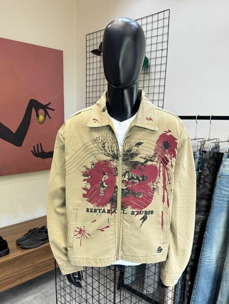 Veste en jean artistique