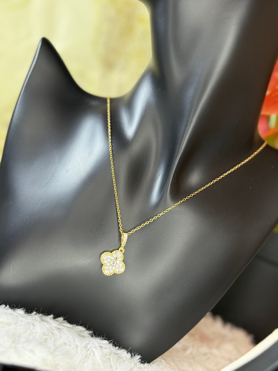 Collier en or plaqué