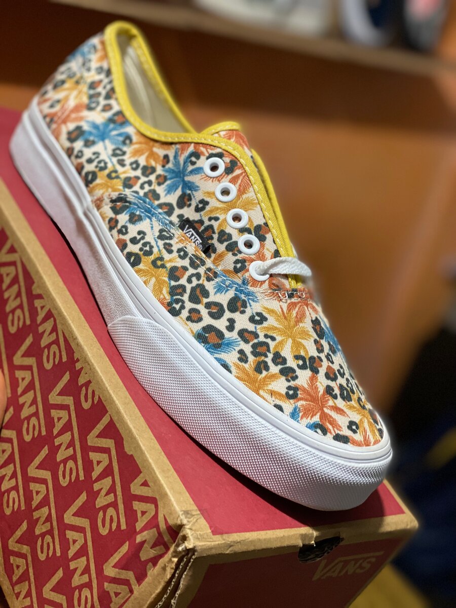 Sneakers à motif tropical