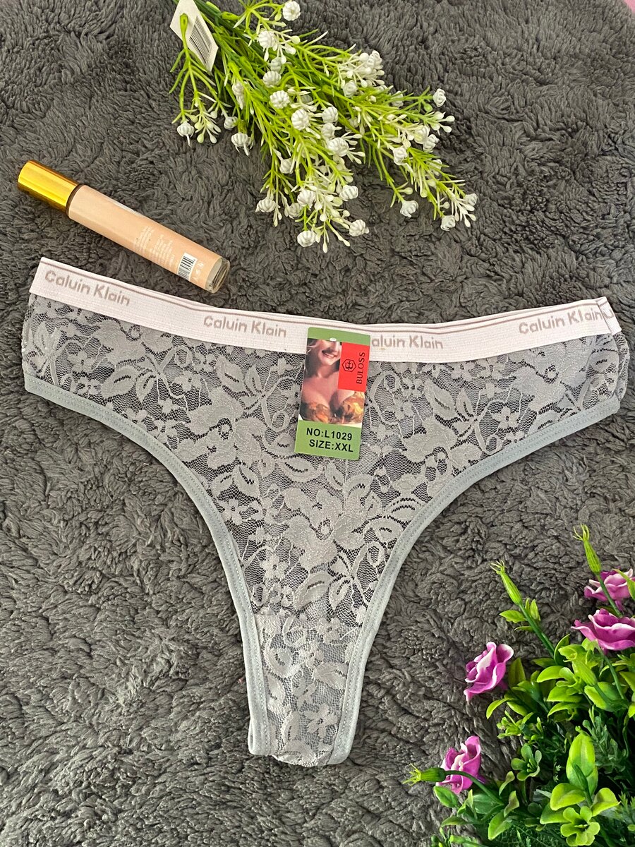 String en dentelle élégantes