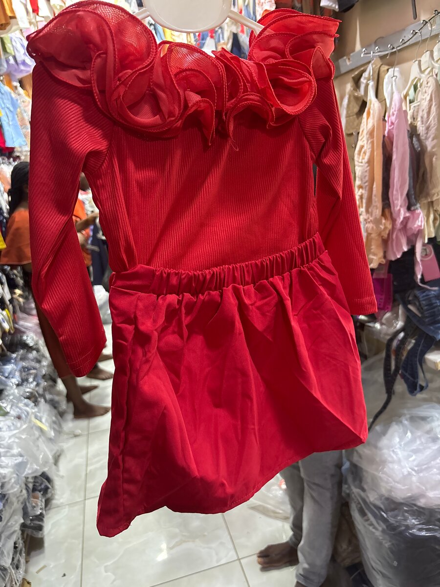 Robe rouge à volants enfant