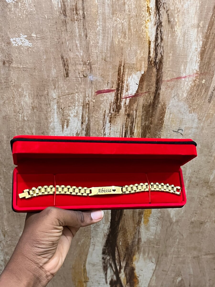 Elegant Gold Bracelet