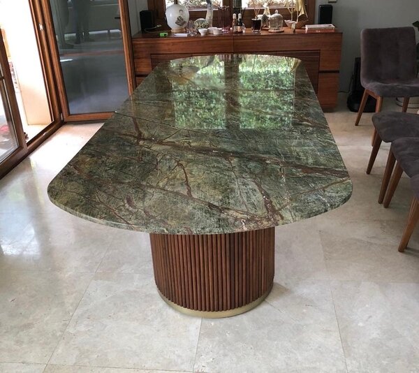 Table ovale en marbre luxueux