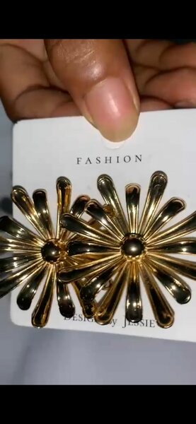 Boucles d'oreilles florales élégantes