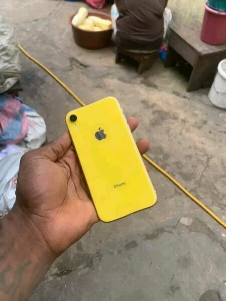 iPhone XR Jaune Débloqué