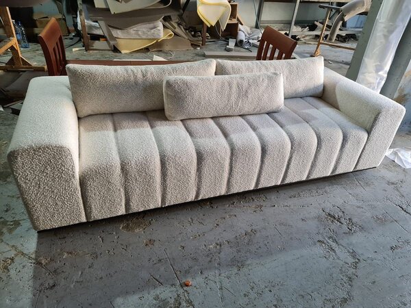 Canapé en tissu bouclé moderne