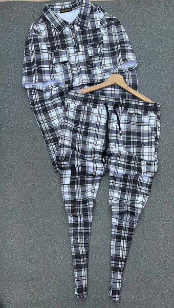 Ensemble à carreaux élégant