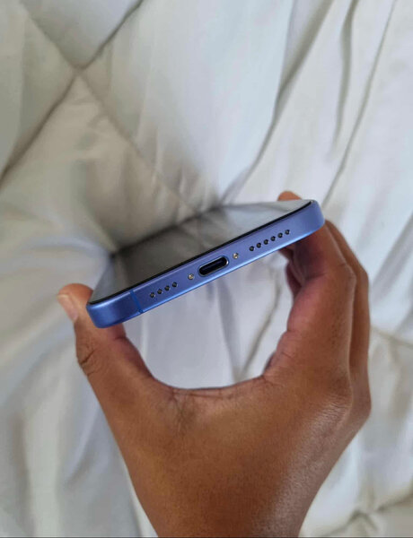 iPhone bleu dernier modèle