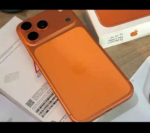 iPhone 15 Pro Max Orange
