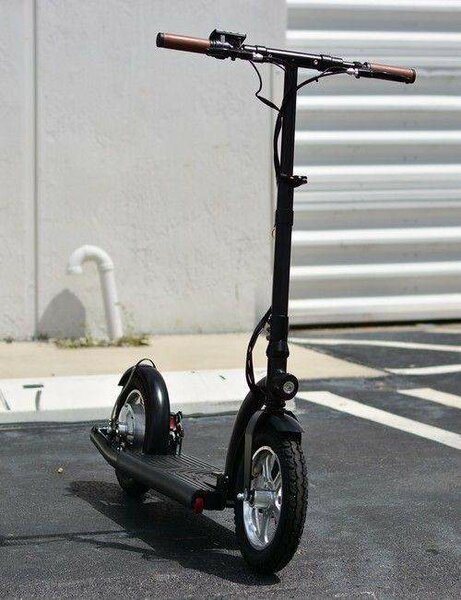 Trottinette électrique pliable