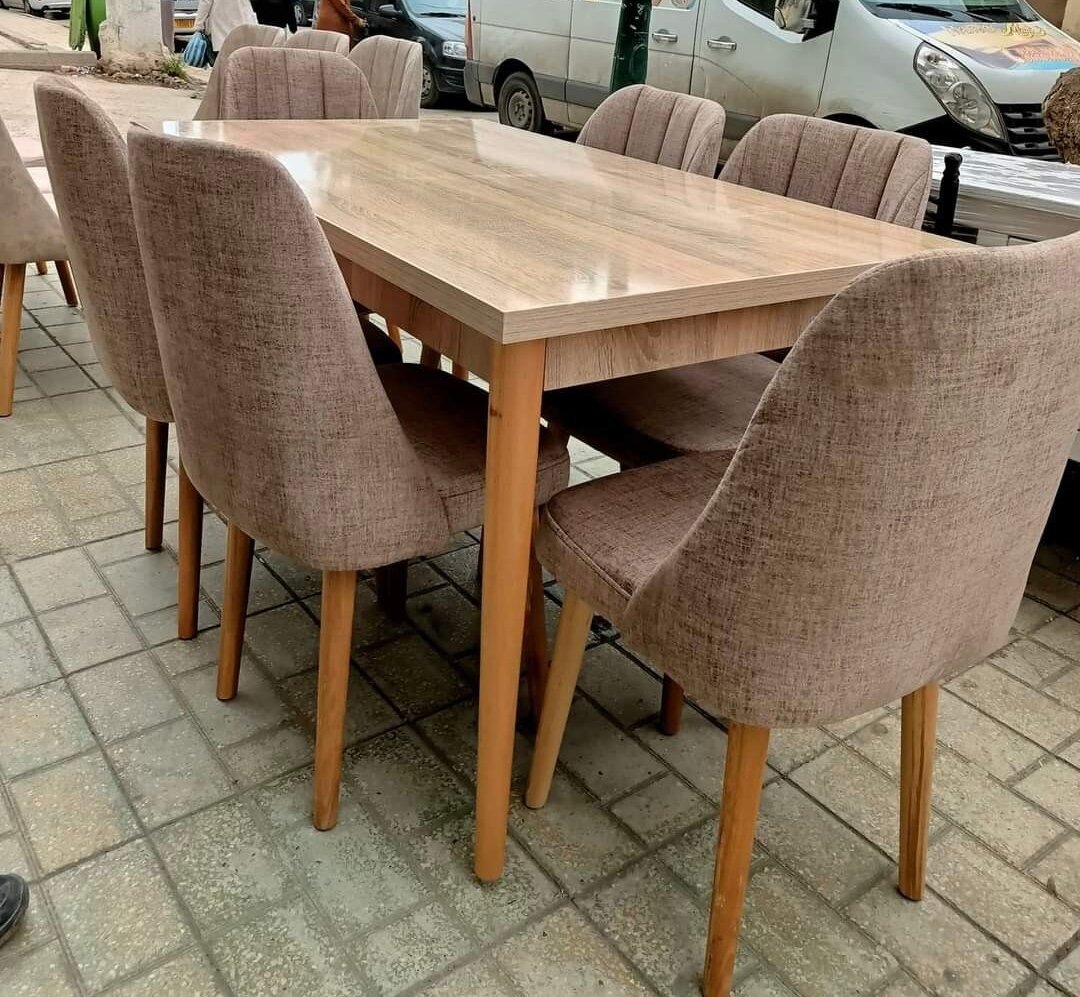 Table à manger moderne bois