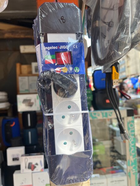 Multiprise électrique 3 ports