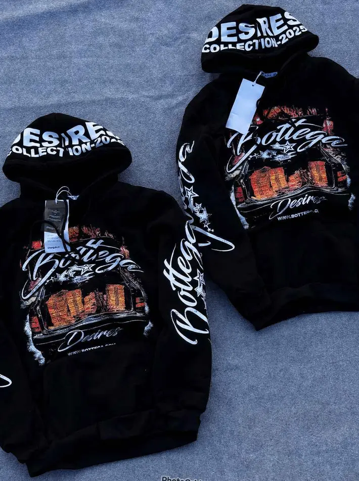 Sweat à capuche "Boutique 2023"