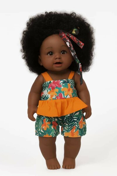 Poupée bébé afro avec tenue colorée
