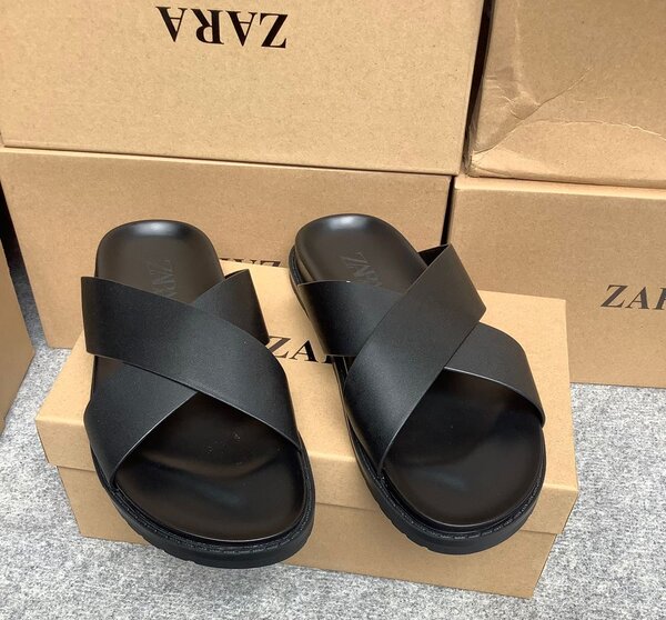 Sandales noires Zara élégantes
