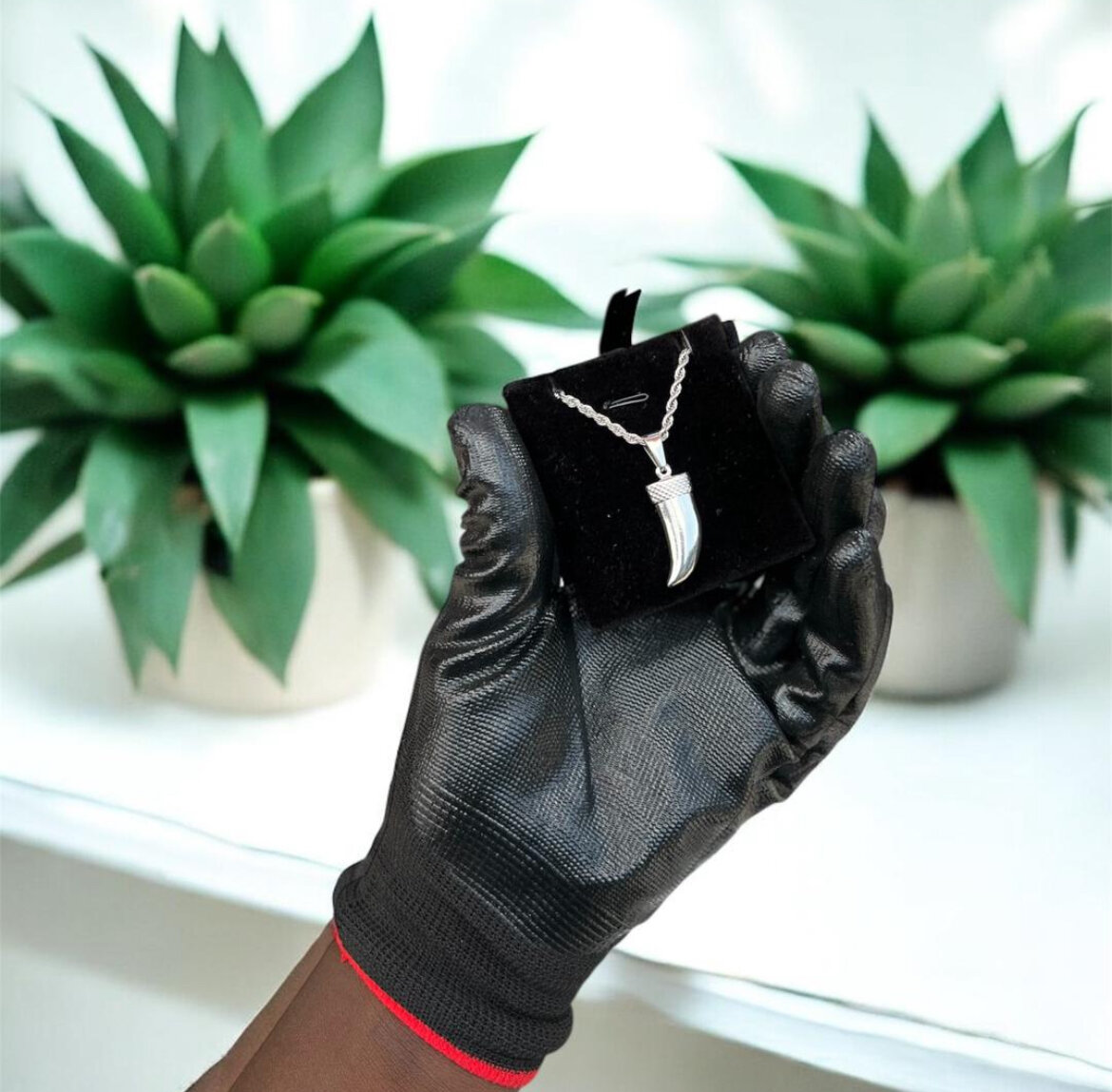 Pendentif symbolique en argent