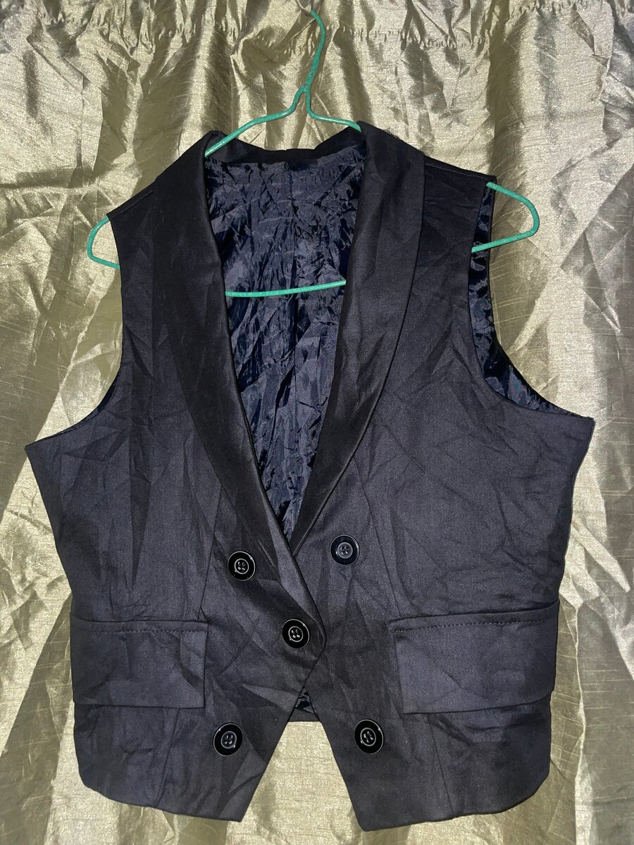 Gilet noir élégant femme