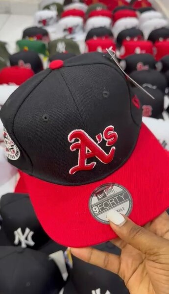 Casquette sportive A's bicolore