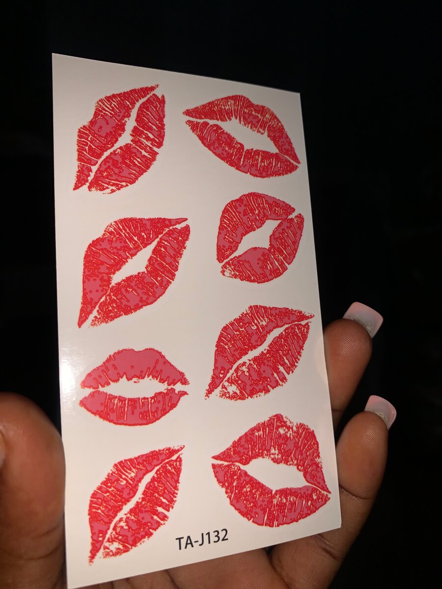 Tatouages temporaires lèvres
