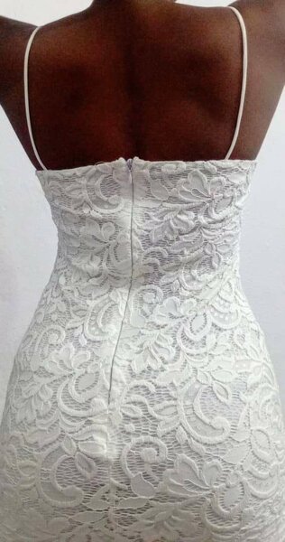 Robe en dentelle blanche chic