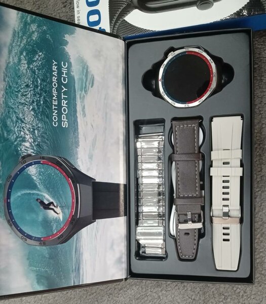 Montre connectée sport chic