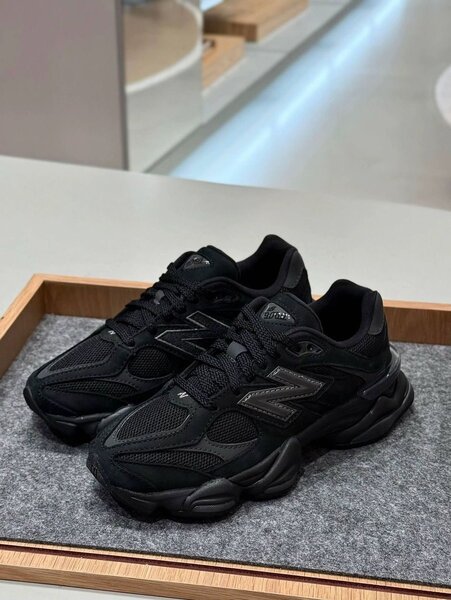 New Balance 9060 All Black