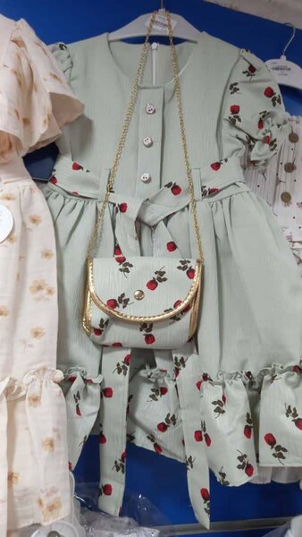 Robe verte fleurie pour filles