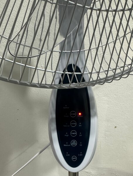 Ventilateur sur pied avec télécommande