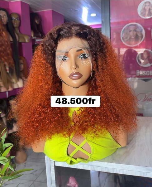 Perruque bouclée naturelle