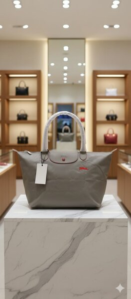 Sac à main en cuir gris élégant