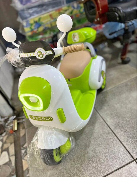 Scooter électrique enfant