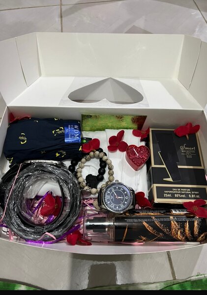 Coffret Cadeau Homme Luxe: Montre, Parfum, Accessoires