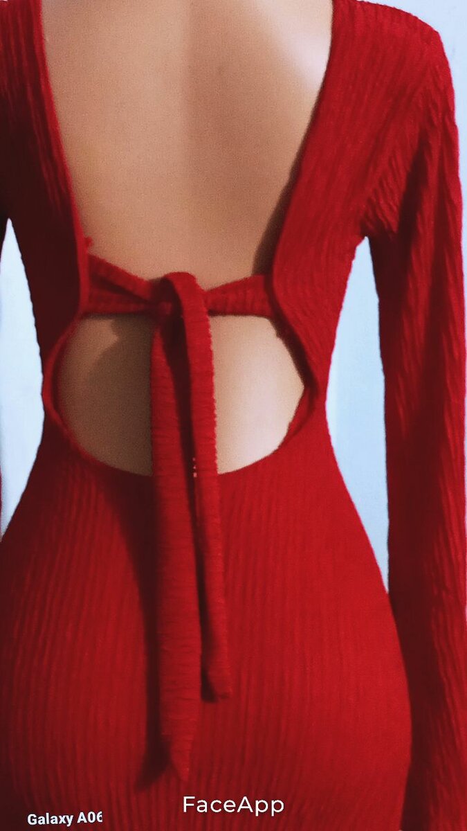 Robe longue rouge dos nu