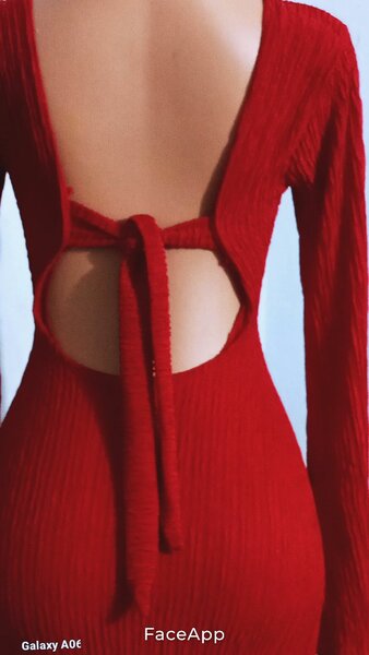 Robe longue rouge dos nu