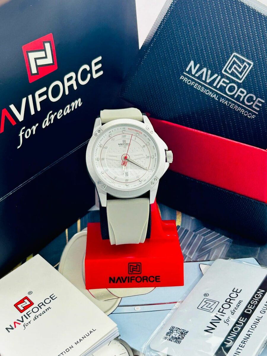 Montre sportive étanche Naviforce