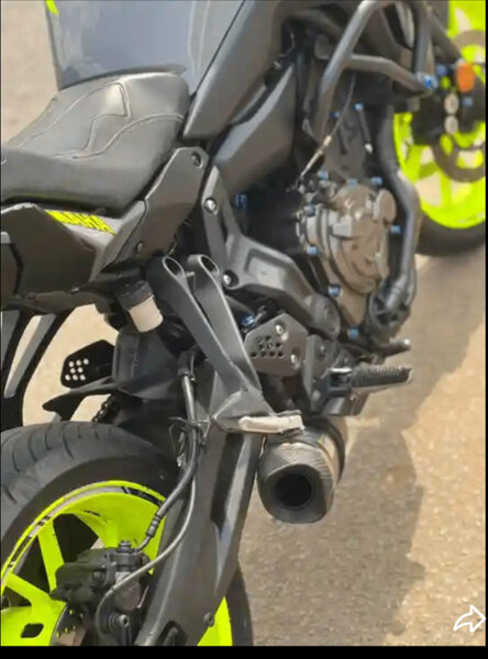 Yamaha MT 125 moto gris et vert