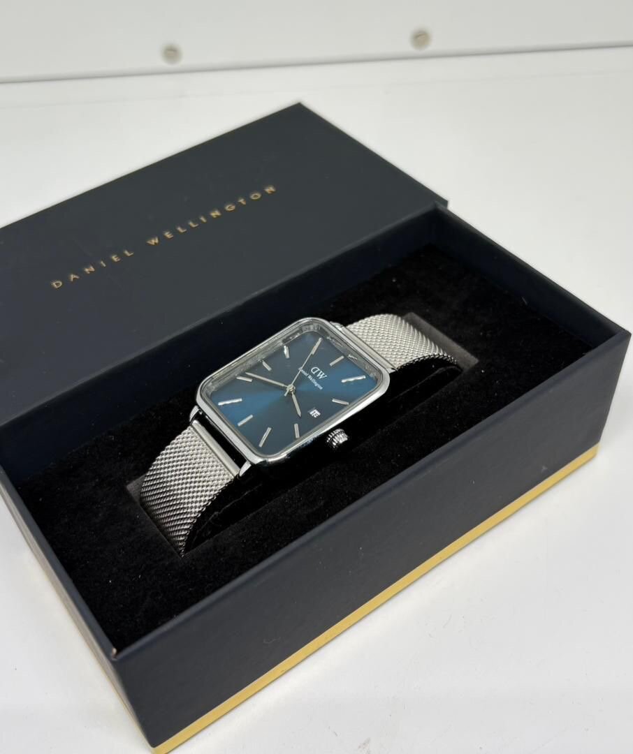 Montre Carrée Daniel Wellington