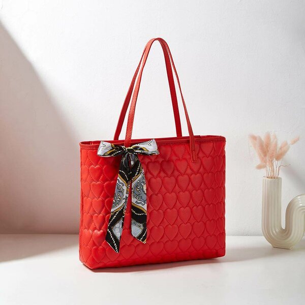 Sac cabas rouge élégant cœur