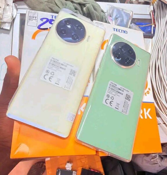 Smartphone Tecno moderne