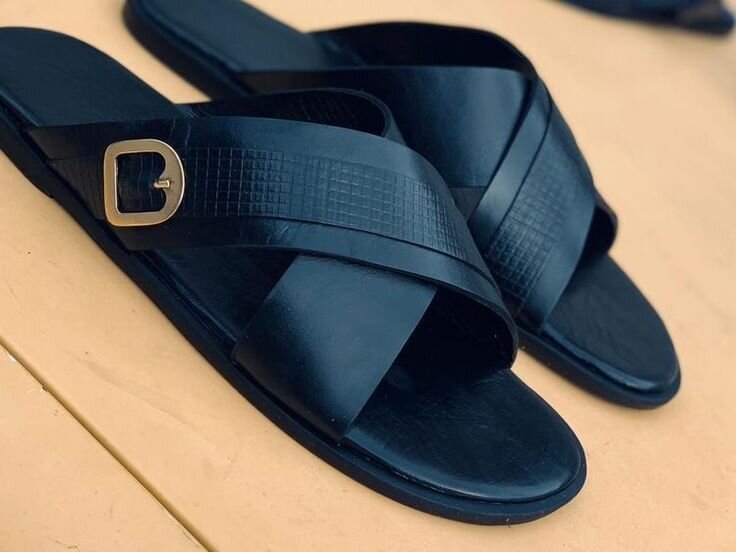 Sandales en cuir noir