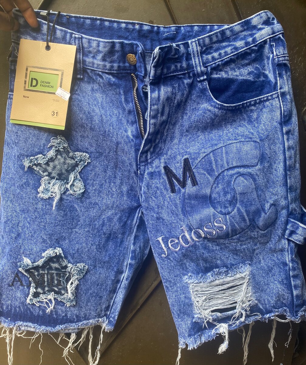 Short en jean déchiré