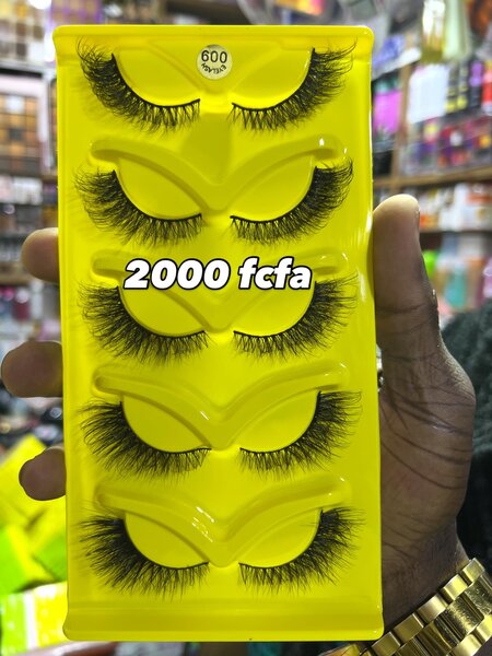 Faux cils de luxe